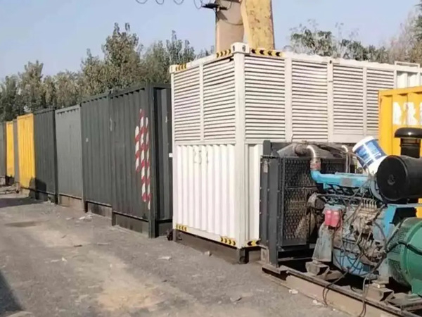 北湖200KW柴油发电机机组每小时油耗是多少？